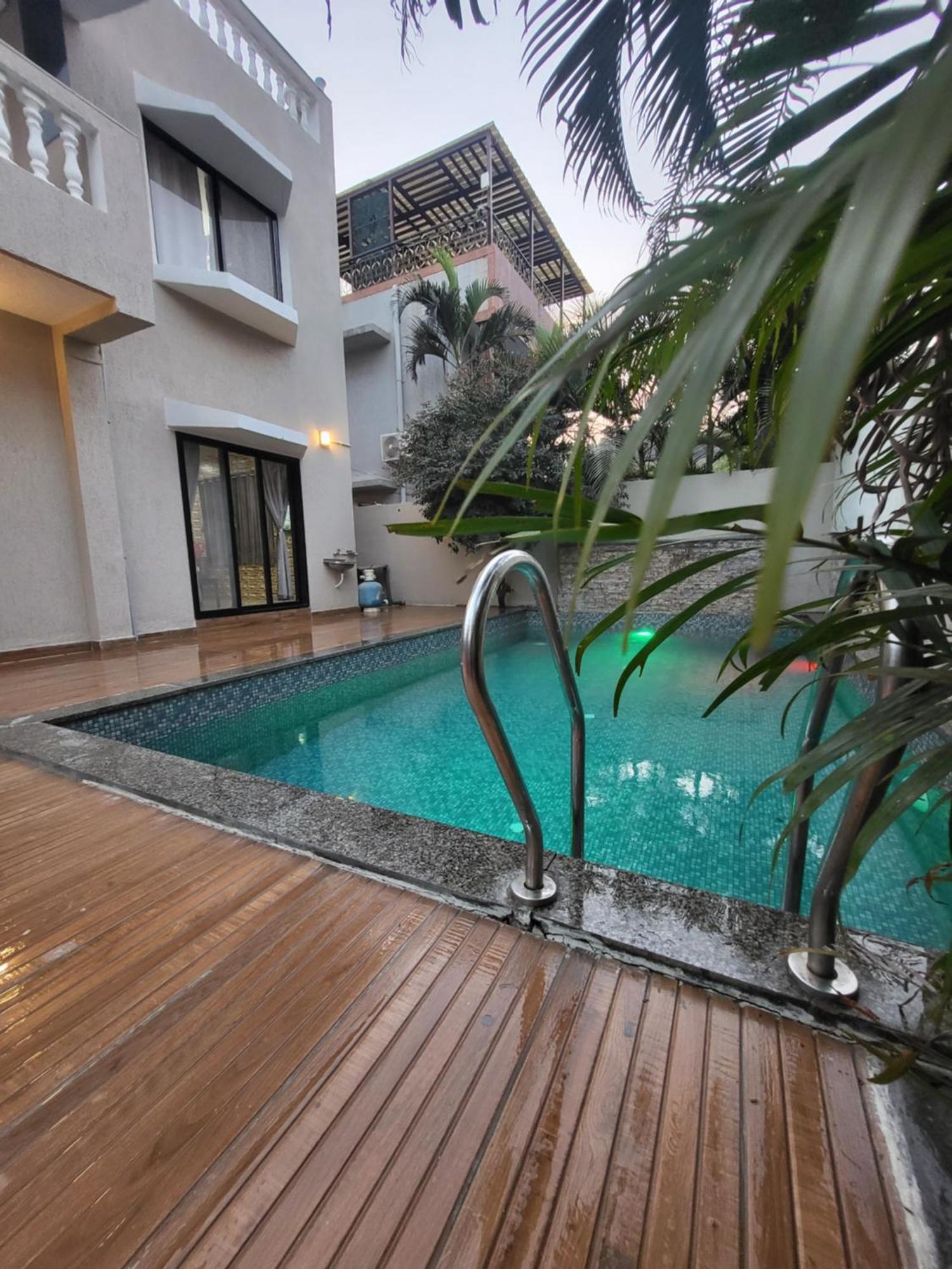 The Perfect Stays Para Disco Big Pool Cricket Turf Villa Lonavala Esterno foto