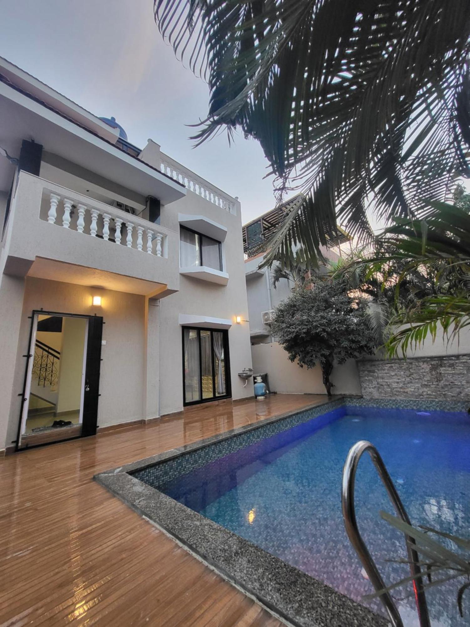 The Perfect Stays Para Disco Big Pool Cricket Turf Villa Lonavala Esterno foto