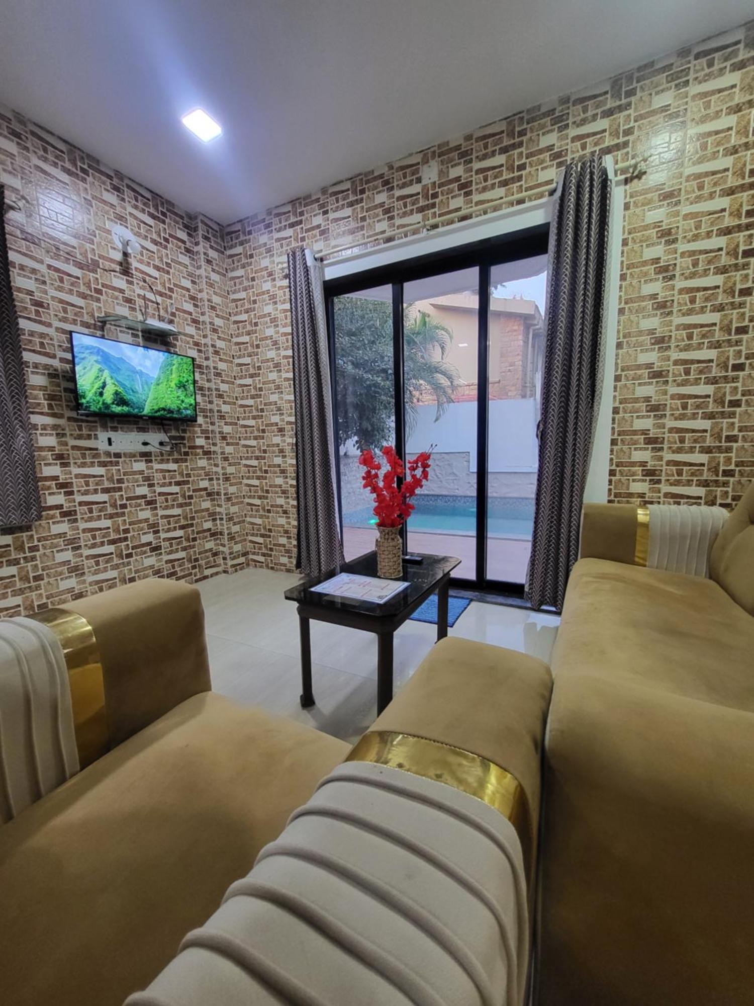 The Perfect Stays Para Disco Big Pool Cricket Turf Villa Lonavala Esterno foto