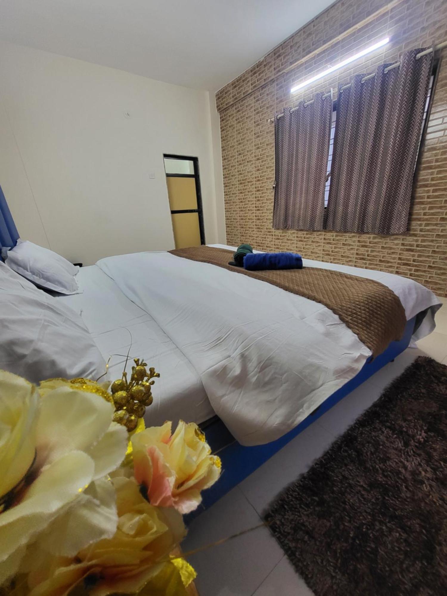 The Perfect Stays Para Disco Big Pool Cricket Turf Villa Lonavala Esterno foto