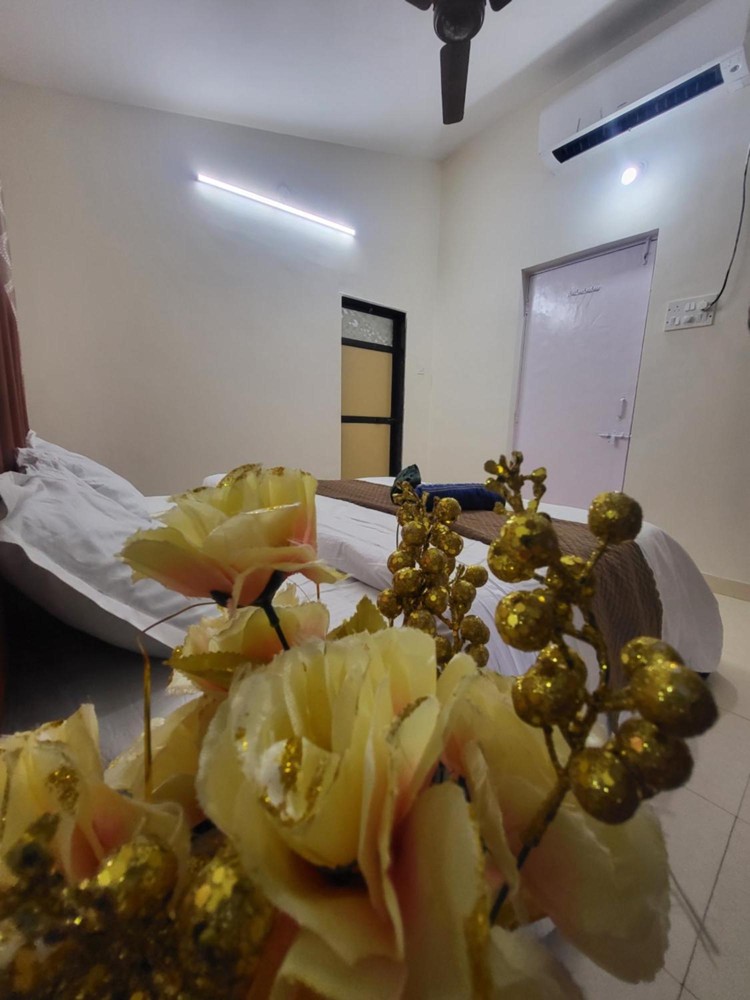 The Perfect Stays Para Disco Big Pool Cricket Turf Villa Lonavala Esterno foto