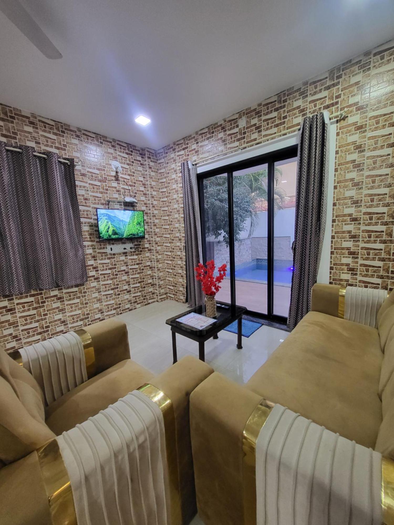 The Perfect Stays Para Disco Big Pool Cricket Turf Villa Lonavala Esterno foto