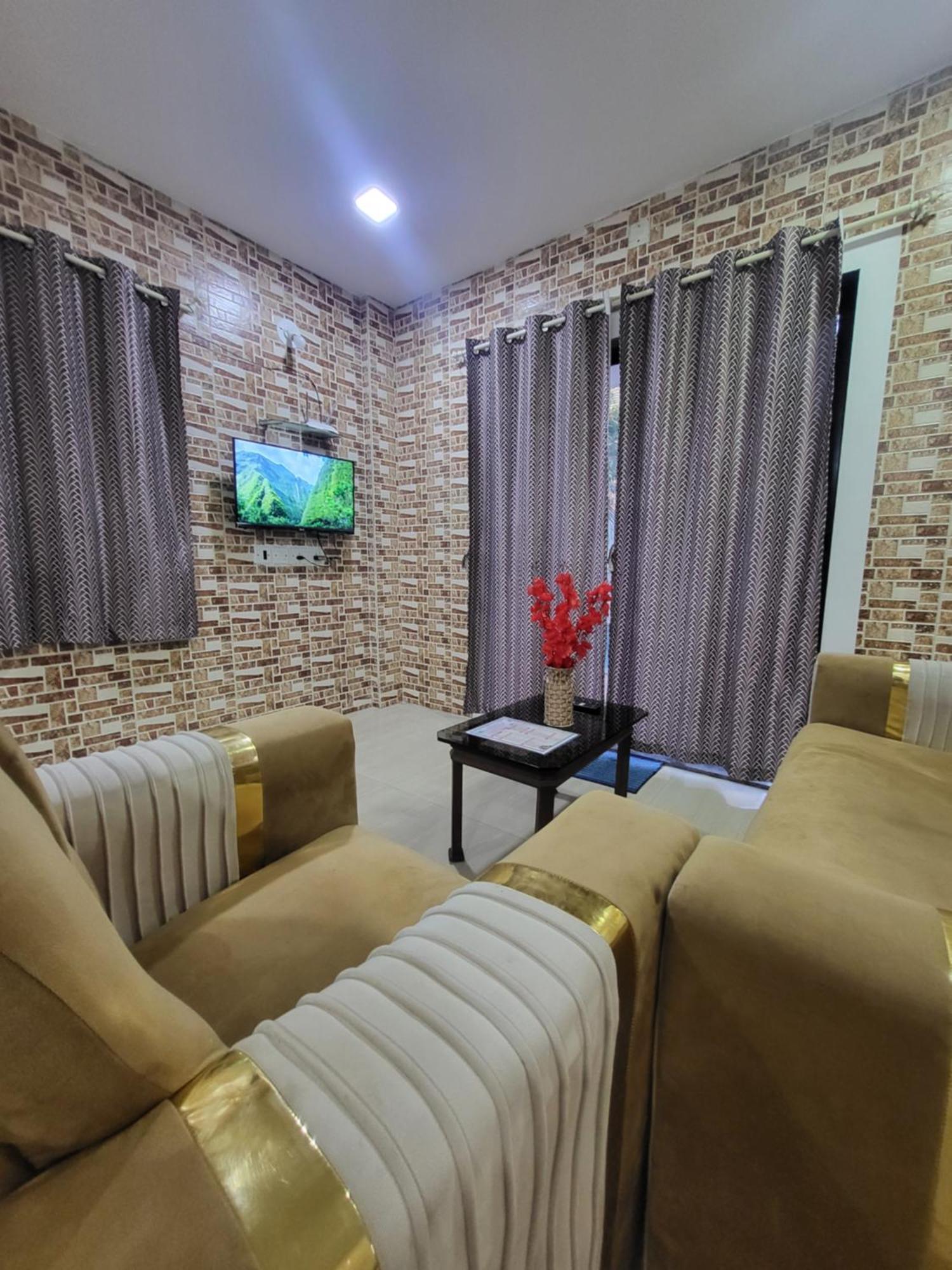 The Perfect Stays Para Disco Big Pool Cricket Turf Villa Lonavala Esterno foto