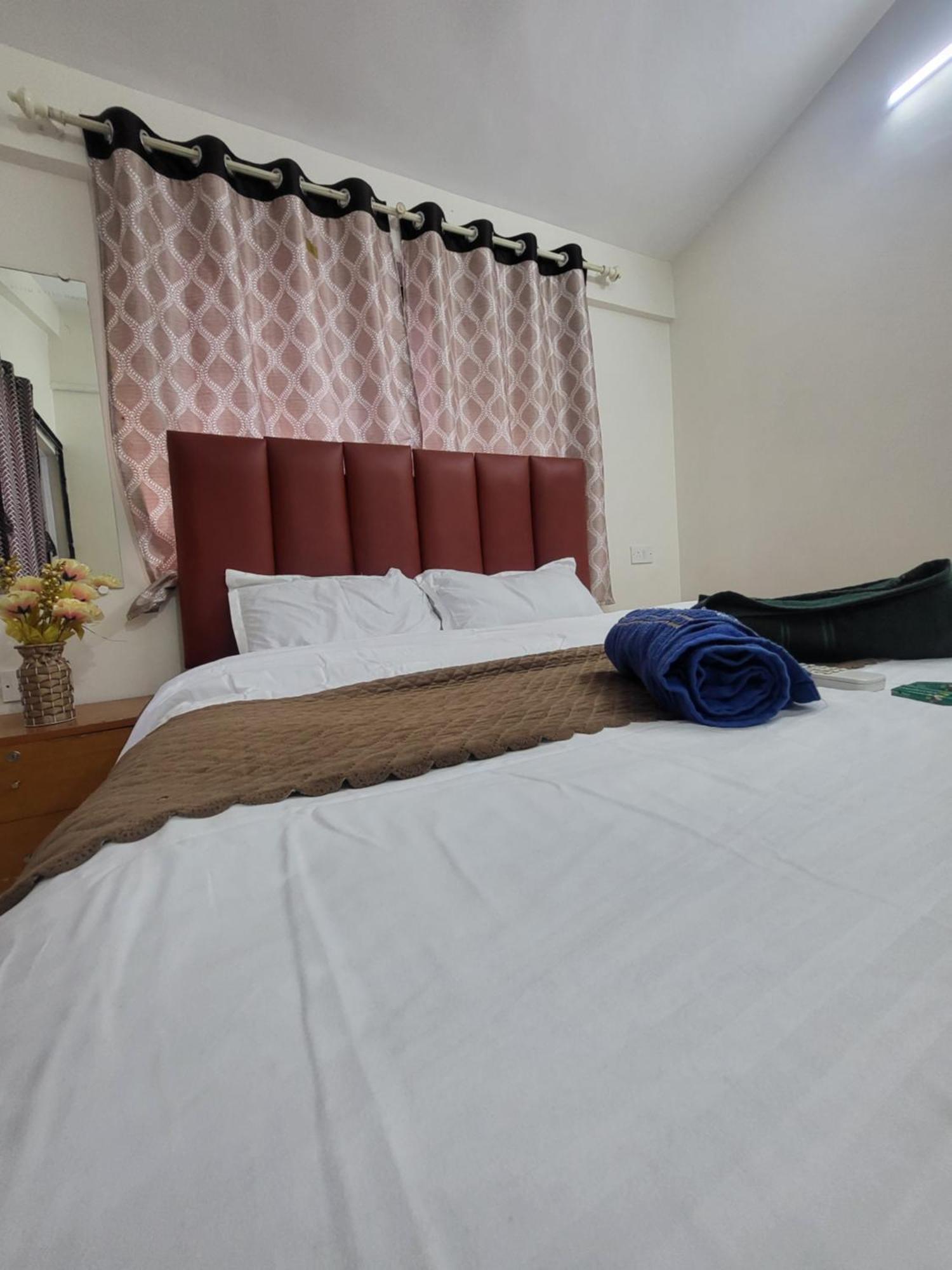 The Perfect Stays Para Disco Big Pool Cricket Turf Villa Lonavala Esterno foto