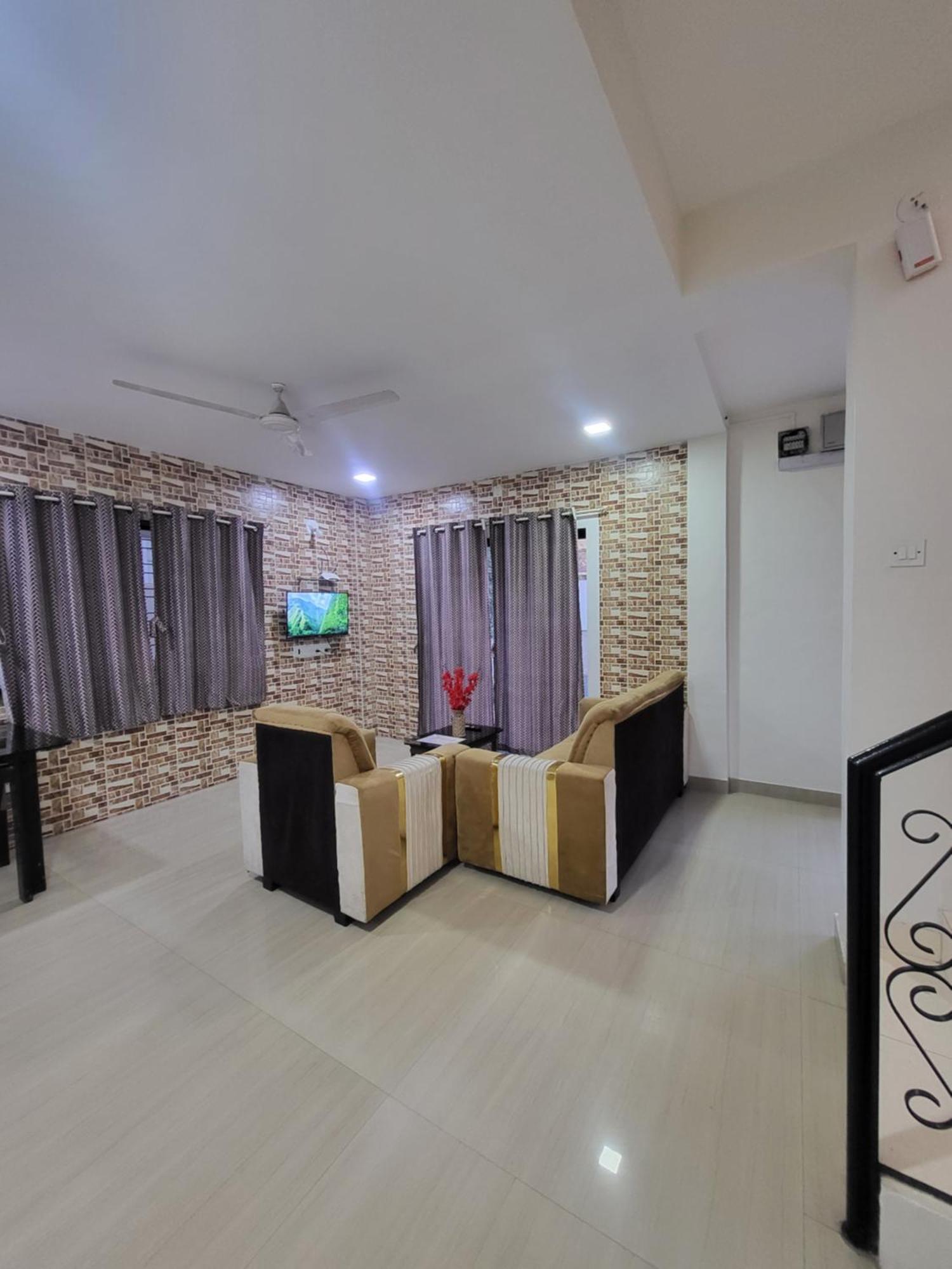 The Perfect Stays Para Disco Big Pool Cricket Turf Villa Lonavala Esterno foto