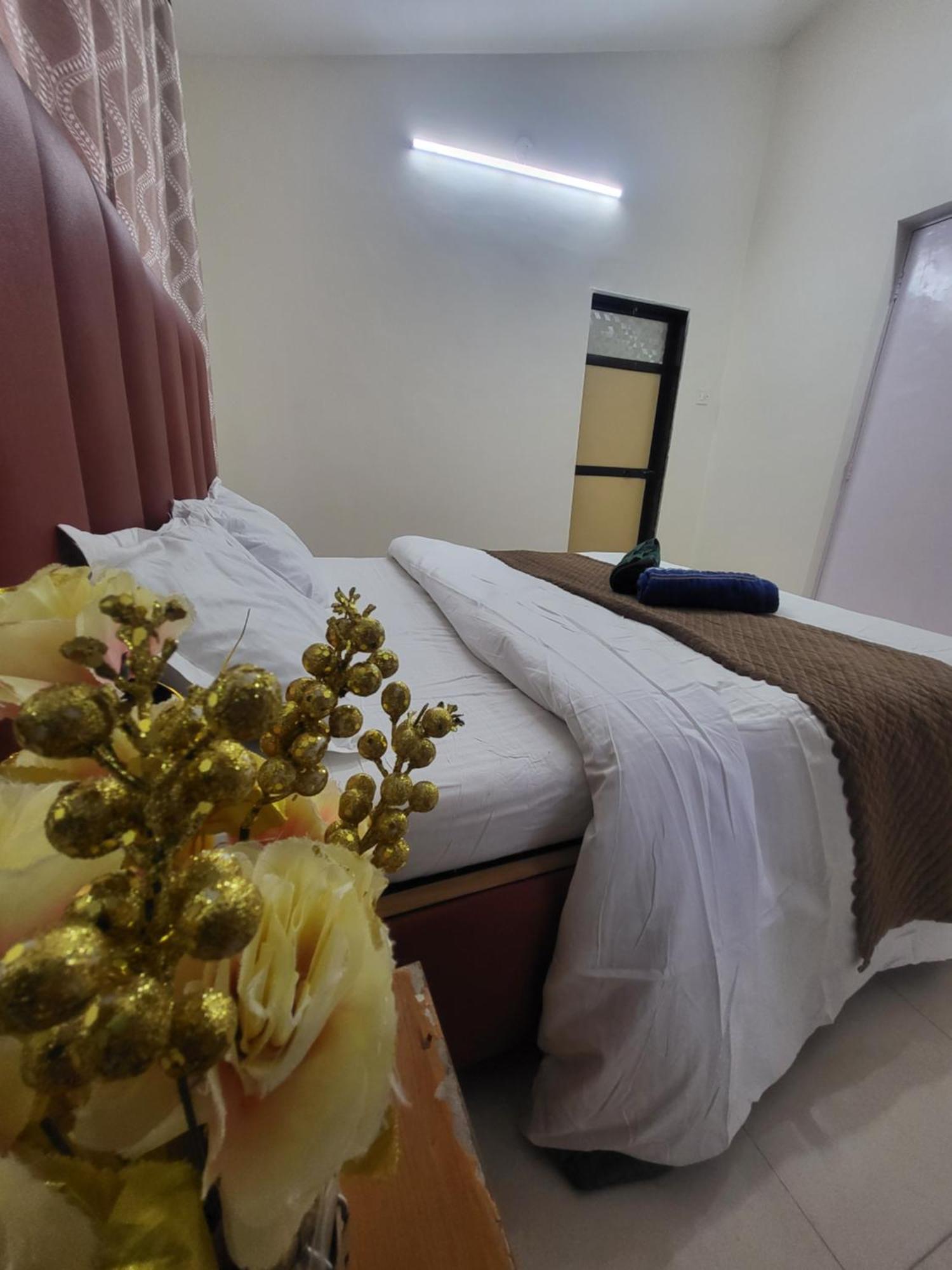The Perfect Stays Para Disco Big Pool Cricket Turf Villa Lonavala Esterno foto