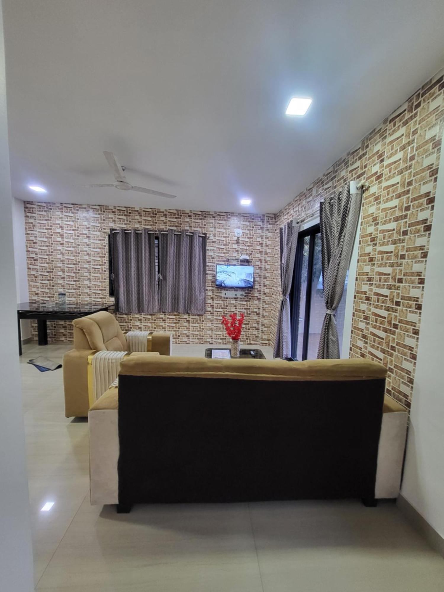 The Perfect Stays Para Disco Big Pool Cricket Turf Villa Lonavala Esterno foto