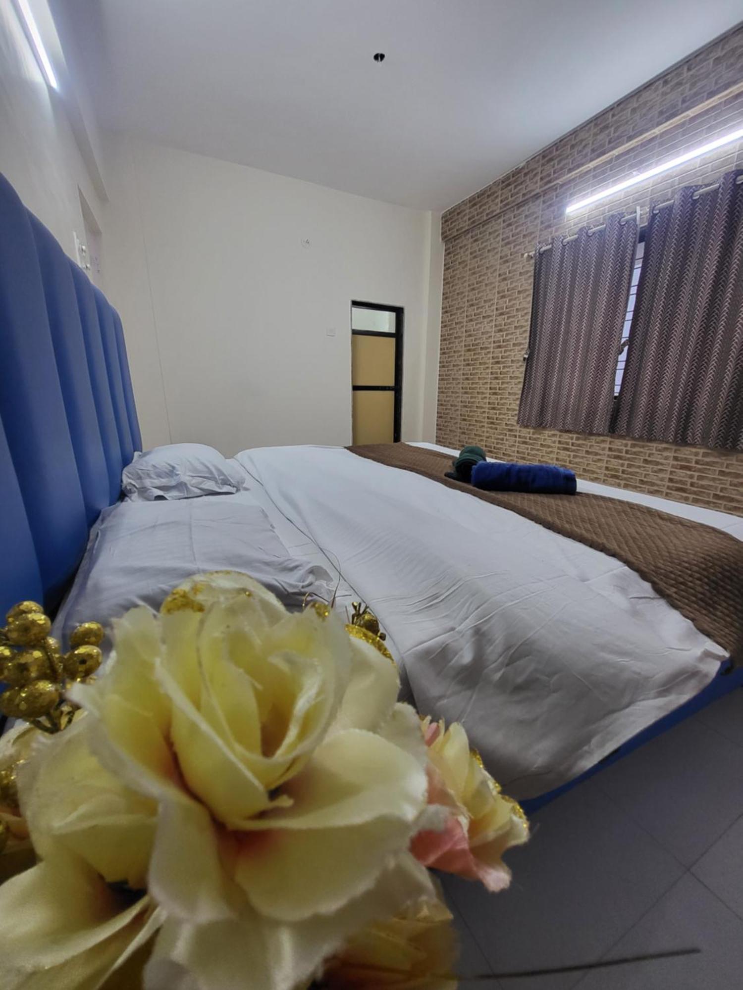 The Perfect Stays Para Disco Big Pool Cricket Turf Villa Lonavala Esterno foto